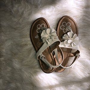 Cherokee Girls shoes